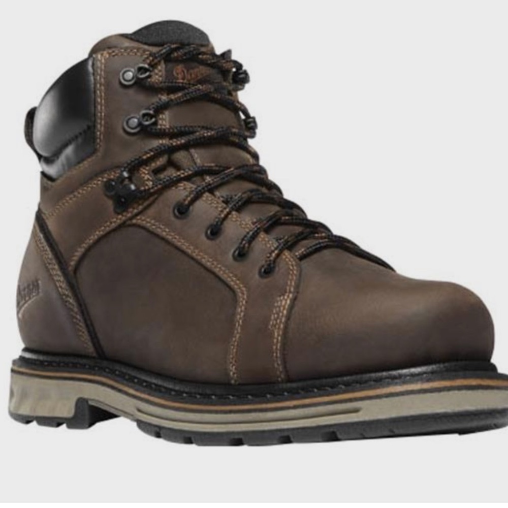 📦 Danner Steel Yard 6” Dry Men's Brown Leather Work Boots in box